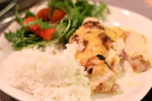 Kjúklingaréttur með beikoni, hvítlauk og sýrðum rjóma