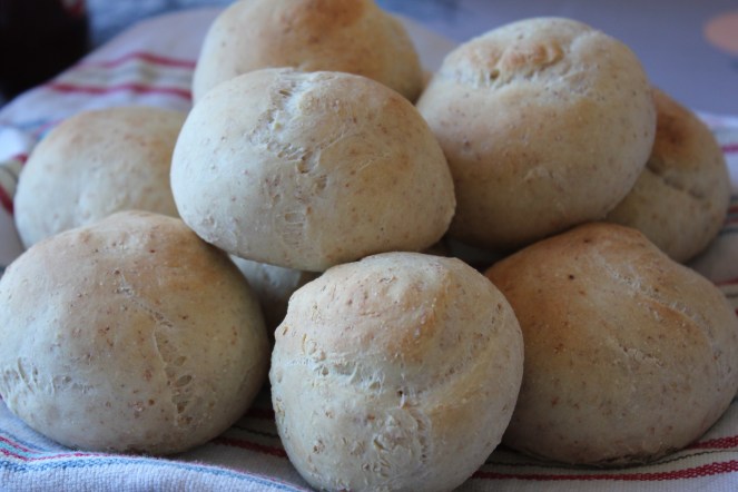 Kaldhefaðar morgunverðarbollur