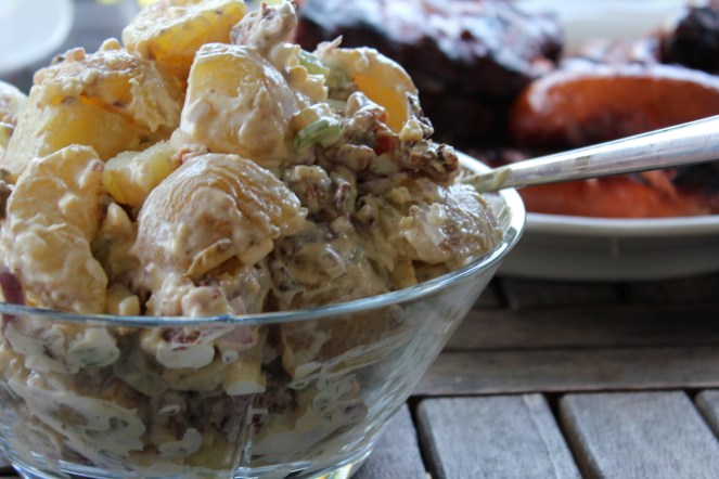 Kartöflusalat með eggjum og beikoni