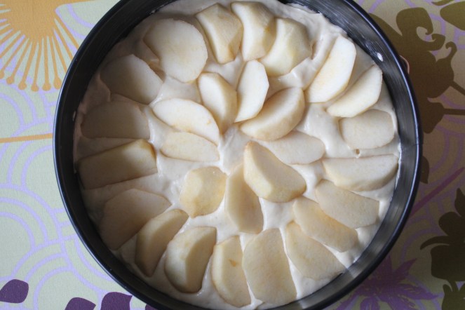 Eplakaka með marsípani