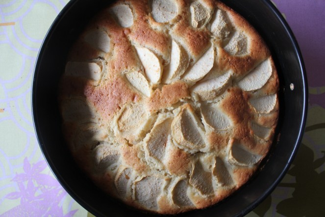 Eplakaka með marsípani