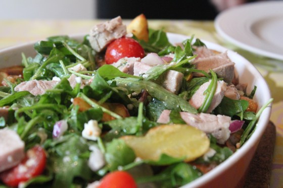 Svínalund með basiliku- og hvítlauksdressingu