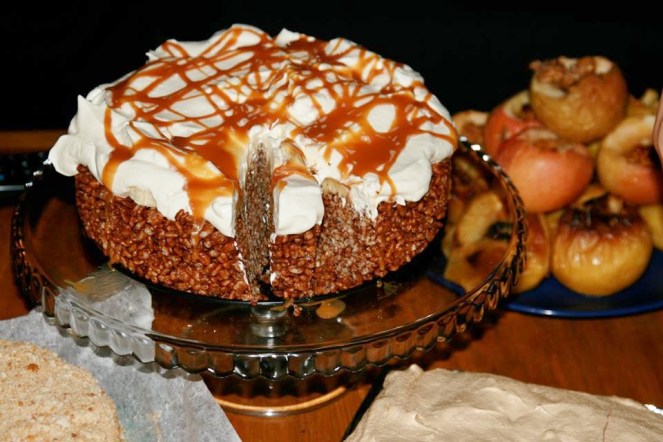 Rice Krispies Cake with Bananas and Whipped Cream
