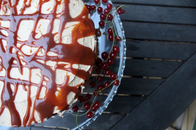 Bananakaramellukaka með karamellusmjörkremi