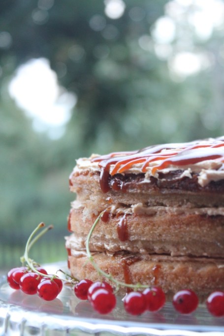 Bananakaramellukaka með karamellusmjörkremi